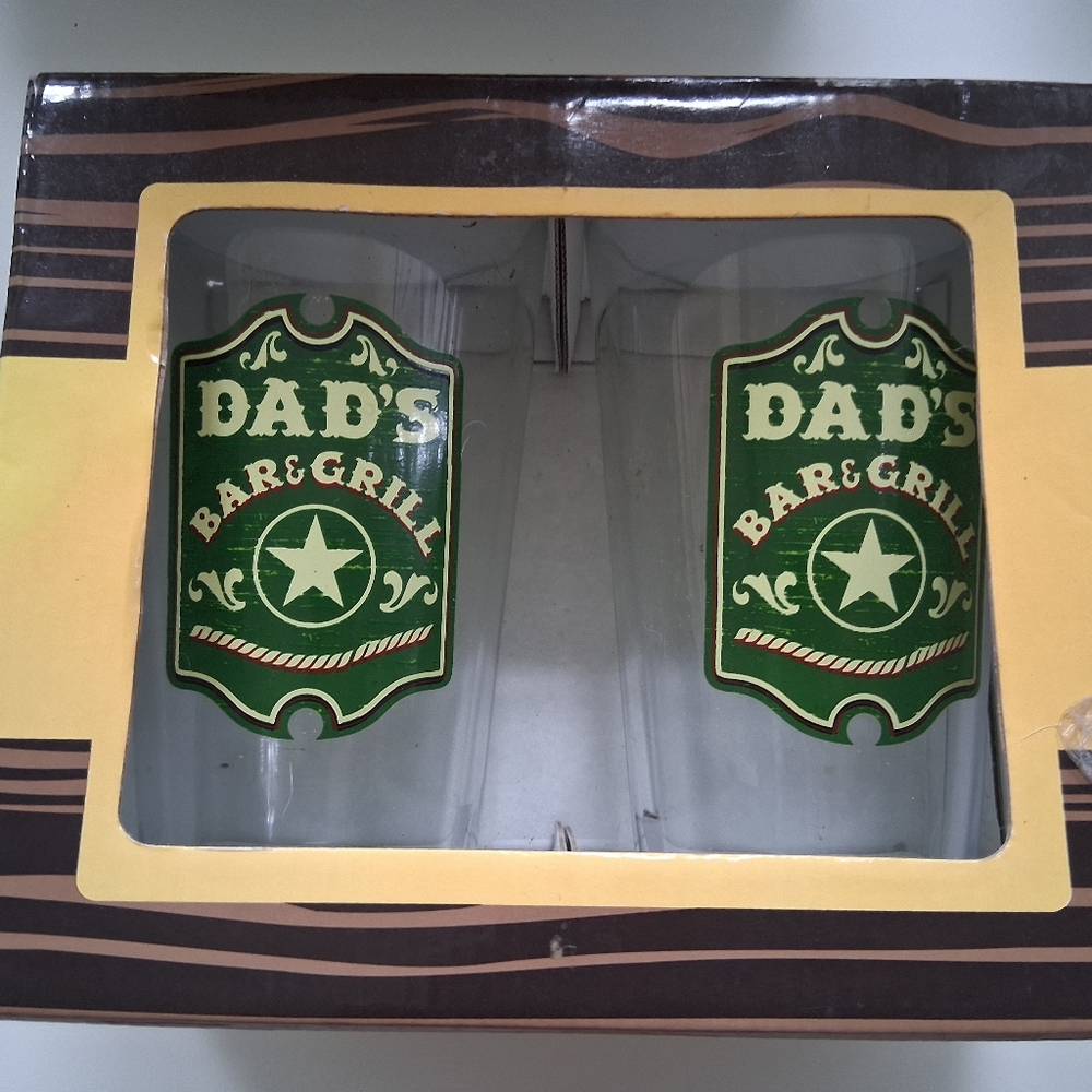 Dad's Bar & Grill Green Glass Set